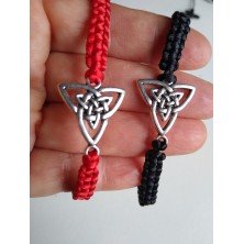 comprar Pulsera triqueta plateada, cordon rojo ajustable (Amuletos y talismanes)