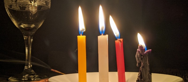¿Cuál es el papel de las velas en los rituales esotéricos y cómo se utilizan de manera efectiva?